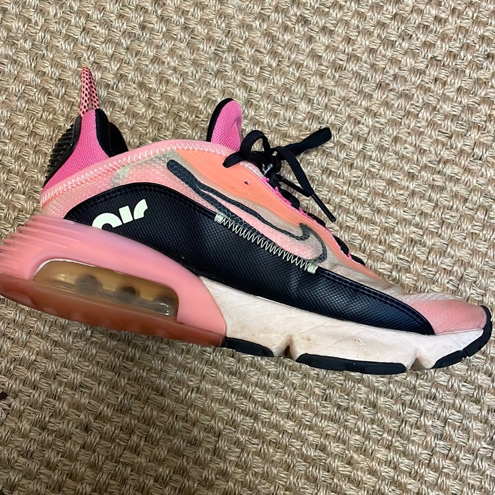 Air max 2090 size 7.5